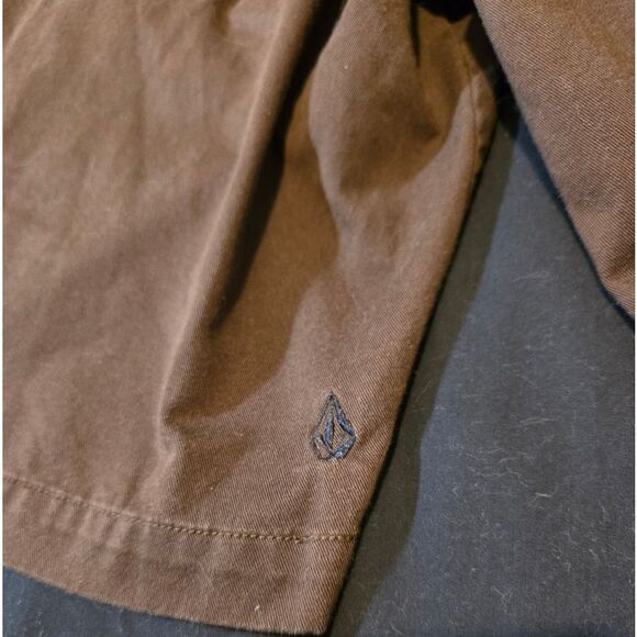 Volcom Men's Dark Brown Chino Shorts - Picture 4 of 5